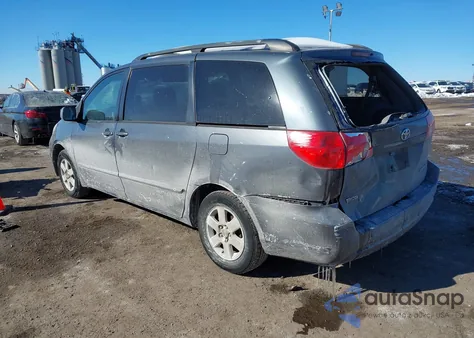 2007 Toyota Sienna Le z USA, uszkodzony, nr VIN 5TDZK23C67S095092